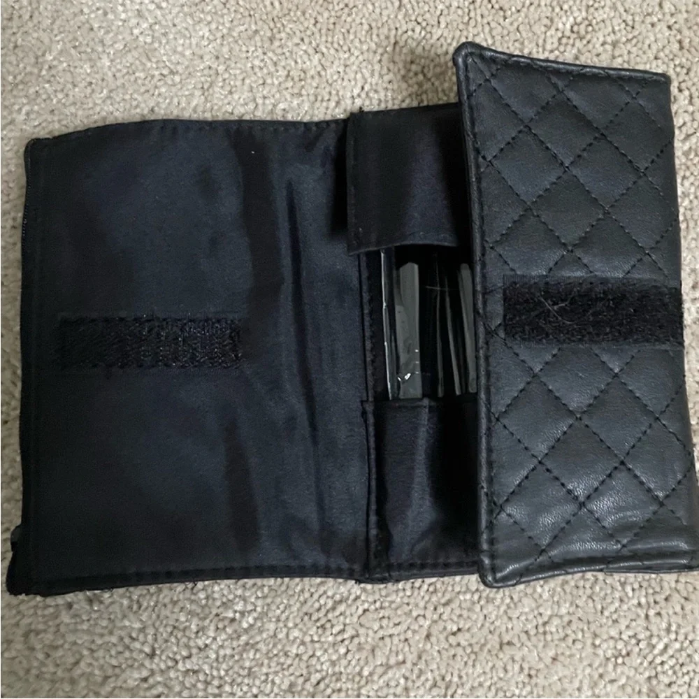New 5 PCS Makeup Brushes And Case Travel Set